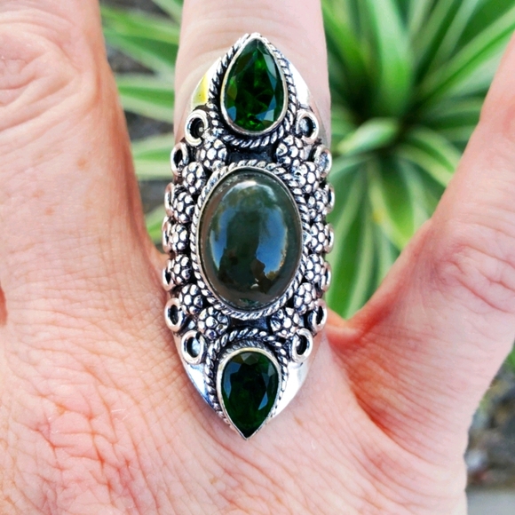 New Green Moss Agate and Peridot Silver Statement Ring. - Picture 3 of 16